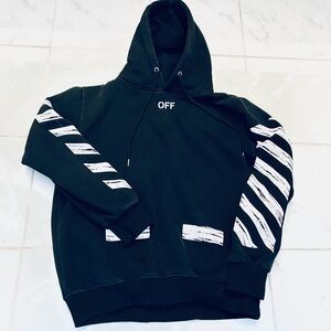 Off White, Main Label hoodie XL but more like a L in excellent conditions.